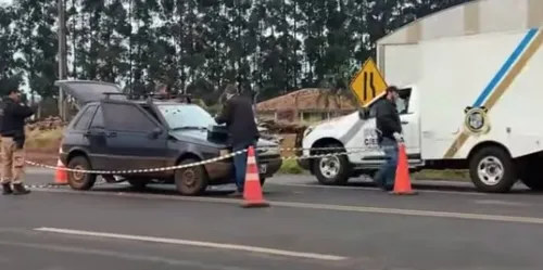 Homem foi morto dentro de carro na PR-445