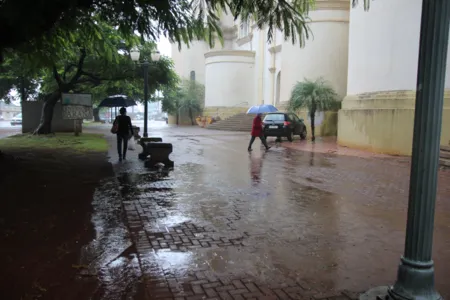 Inmet emite alerta de tempestade para Apucarana, Arapongas e região