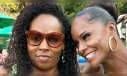 Causa da morte da irmã gêmea de Adriana Bombom é revelada