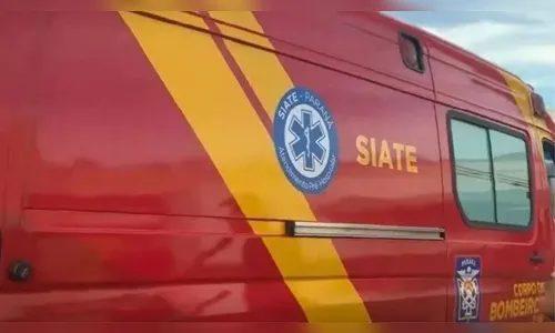 Jovem fica ferida após acidente entre carro e moto em Arapongas