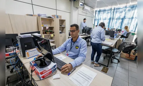 Apucarana paga primeira parcela do “13º” a servidores municipais