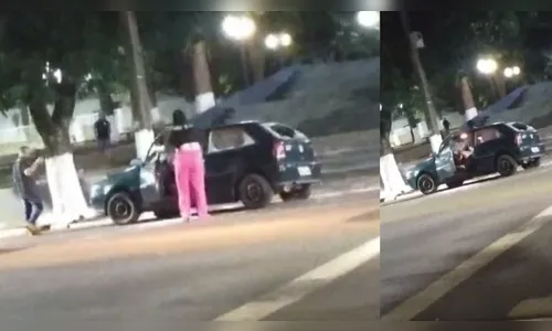Mulher destrói carro do ex em ataque de fúria no PR; veja o vídeo
