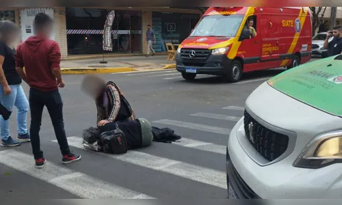 Mulher sofre fratura ao ser atropelada em faixa de pedestre