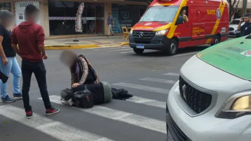 Mulher sofre fratura ao ser atropelada em faixa de pedestre