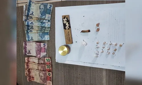 Mulher é presa pela GM de Arapongas com 16 pedras de crack e cocaína