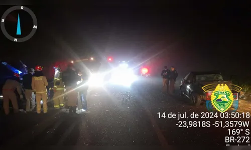 Colisão frontal na PR-272 deixa uma pessoa morta e cinco feridas