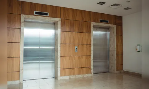 Saiba os cuidados no uso do elevador para evitar acidentes