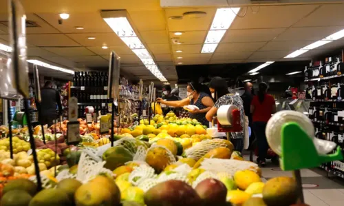 Para 2027 e 2028, o mercado financeiro estima expansão do PIB em 2% para os dois anos