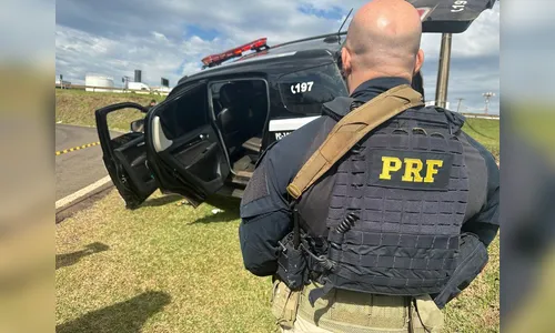 Policial civil é preso com cocaína e haxixe em falsa viatura no PR