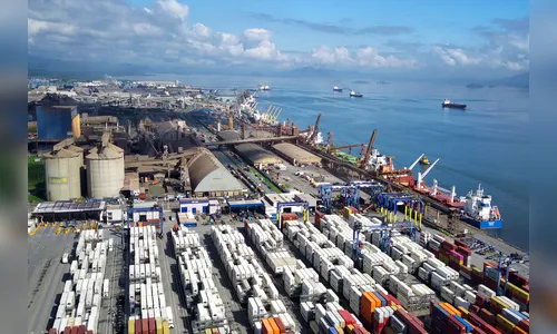 Portos do PR registram novo recorde histórico de movimentação mensal