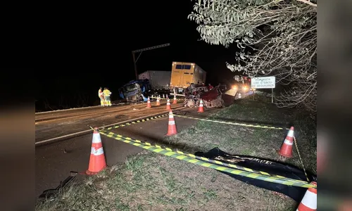 Quatro pessoas morrem em grave acidente na BR-277