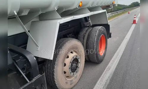 Ciclista morre após ser atingido por roda que se soltou de caminhão
