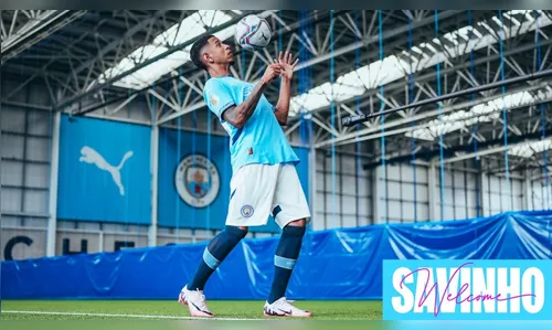 Manchester City oficializa o atacante brasileiro Savinho até 2029