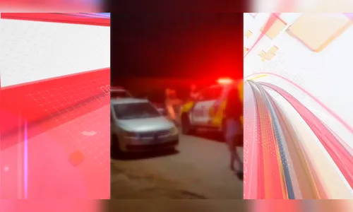 Moradores gravam PM dando chute na cabeça de homem durante abordagem