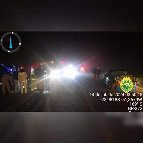 Colisão frontal na PR-272 deixa uma pessoa morta e cinco feridas