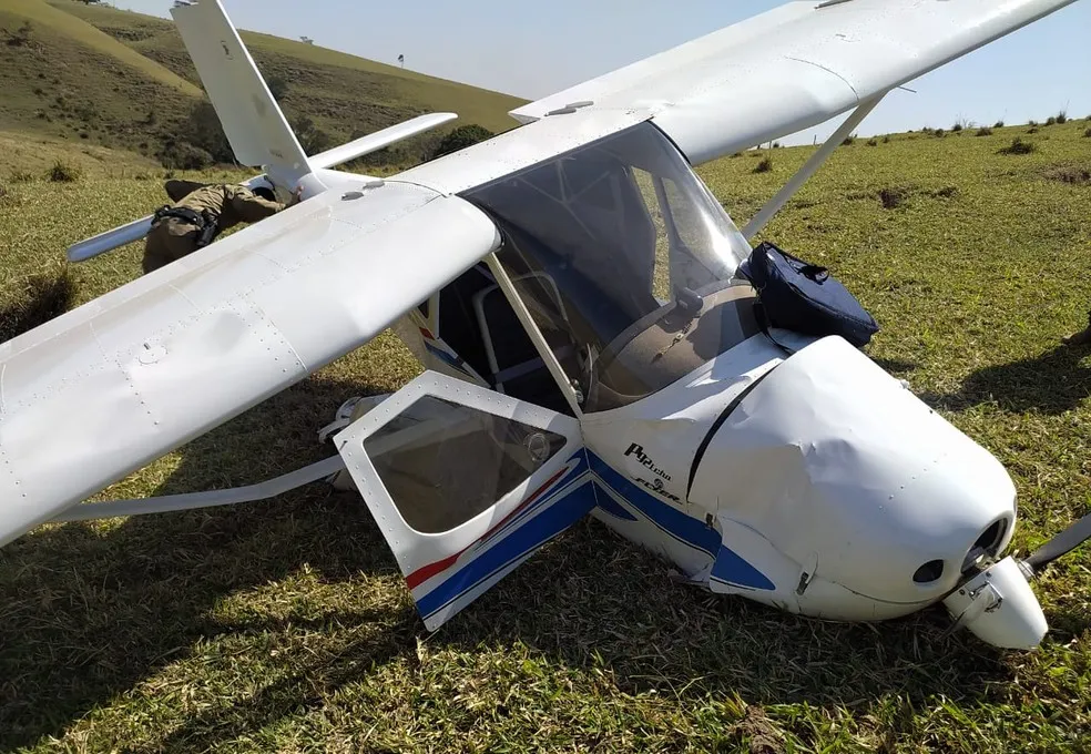 A aeronave realizou o pouso forçado na área rural de Ribeirão Claro