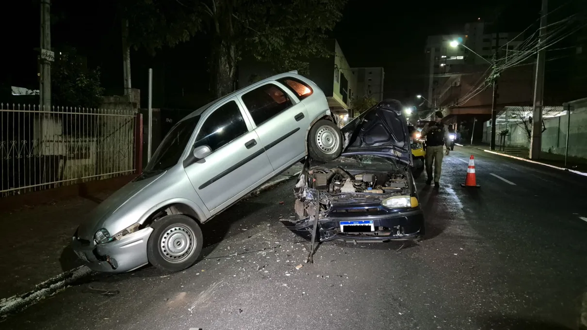 Acidente ocorreu na Rua Ponta Grossa, centro de Apucarana