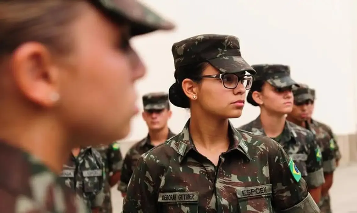 Apenas 10% dos efetivos de Exército, Marinha e Aeronáutica é composto por mulheres