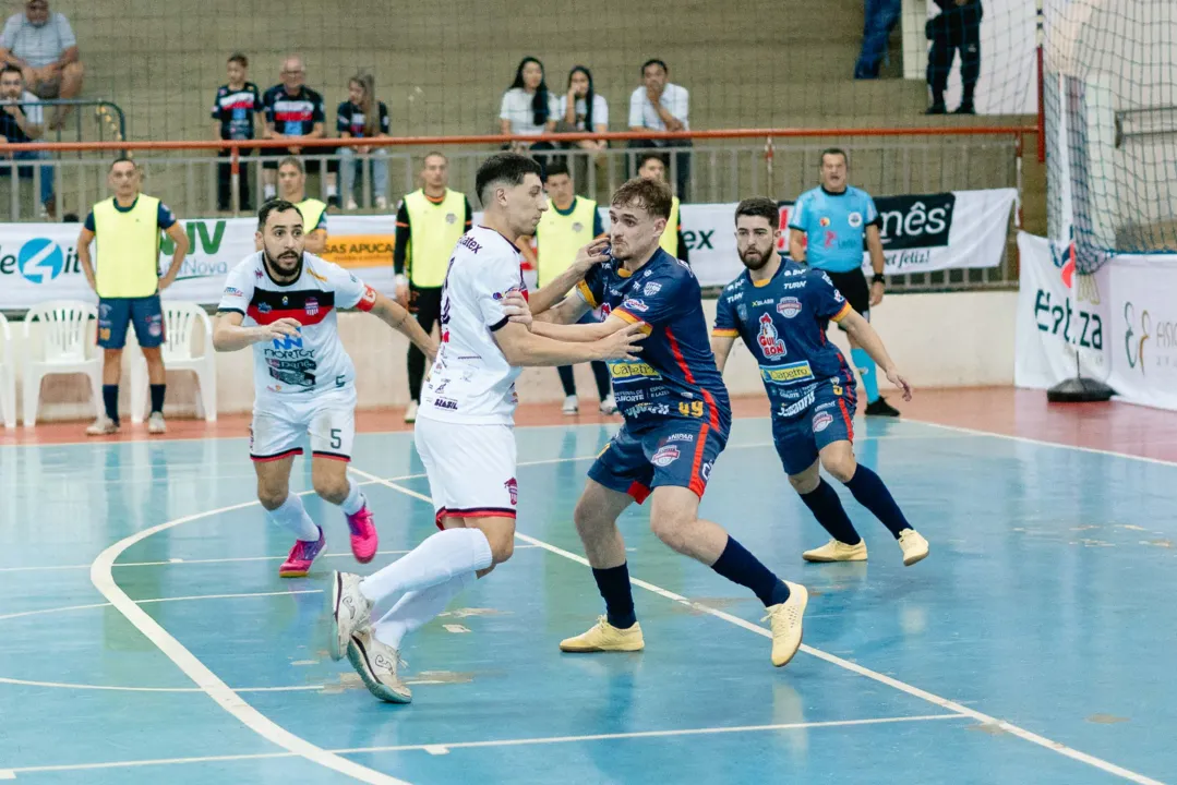 Apucarana Futsal joga no ginásio do Lagoão