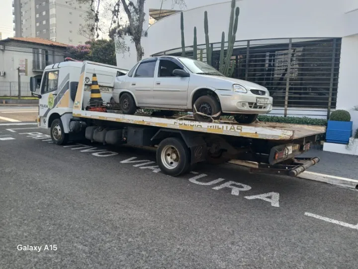 Corsa estava em meio a uma plantação de Arapongas