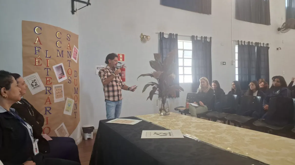 Evento contou com a participação do escritor apucaranense Thiago Zardo