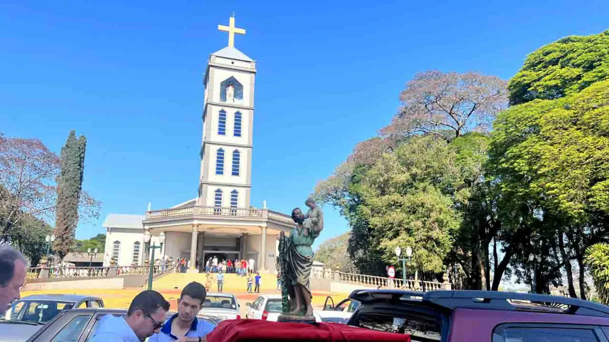 Missa e bênção de veículos marcam a Festa do Bom Jesus em Ivaiporã