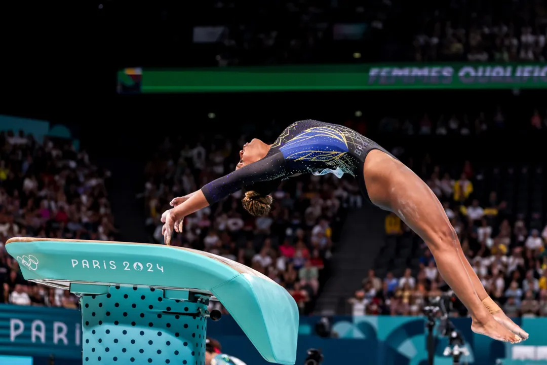 Rebeca Andrade conquistou a medalha de prata no salto sobre a mesa