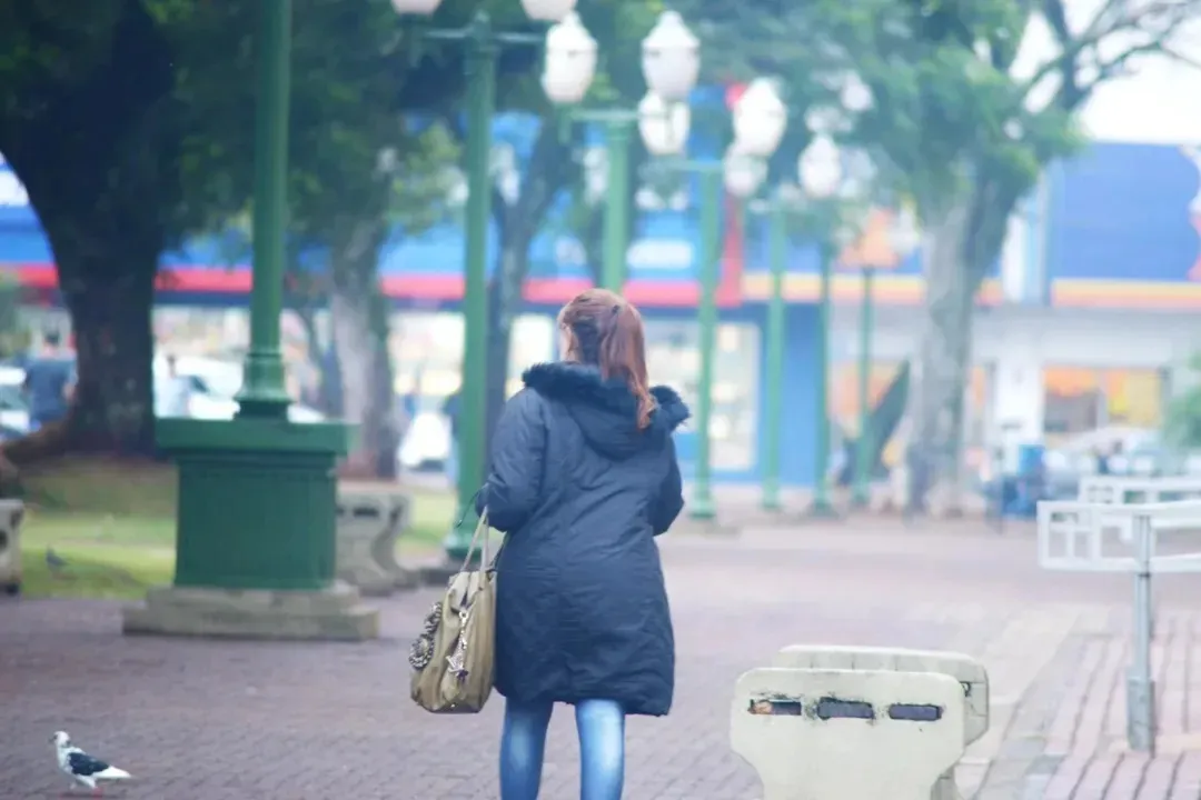 Uma frente fria vai atingir o estado, trazendo chuva e derrubando as temperaturas