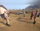 Buscas por bebê já cobriram área de 100 campos de futebol, diz PM