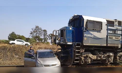 Acidente entre carro e trem em Califórnia deixa apucaranense ferido