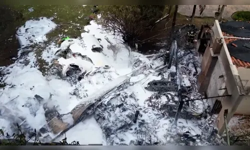 Vídeo feito por drone mostra como ficou avião após queda; veja