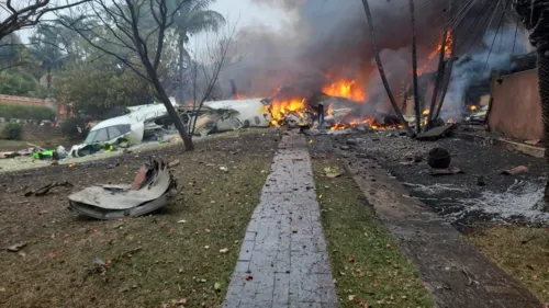 Avião pegou fogo após a queda