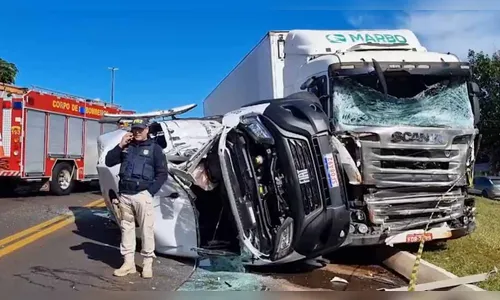 Colisão na BR-277 deixa uma jovem morta e várias pessoas feridas