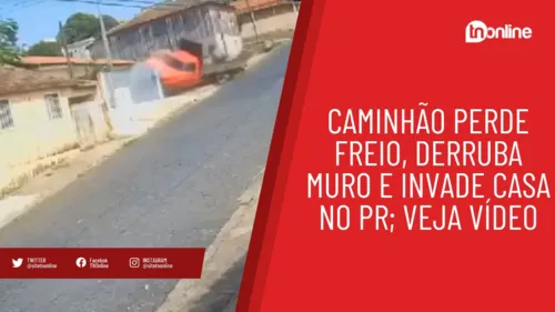 Caminhão perde freio, derruba muro e invade casa no PR