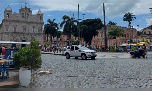 Bebê de 7 meses morre após ser esfaqueada no colo da mãe durante briga