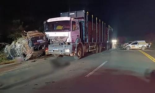 Mãe e filha grávida morrem em acidente de trânsito no PR