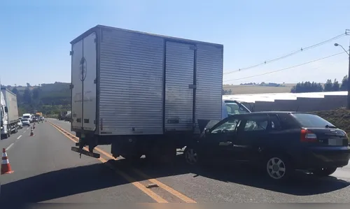 Acidente na PR-444 deixa motorista de Audi ferido em Arapongas