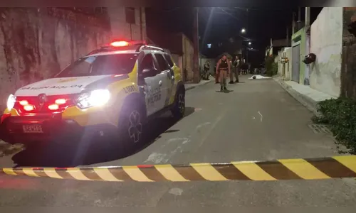 Casal é executado a tiros na porta de casa em Curitiba