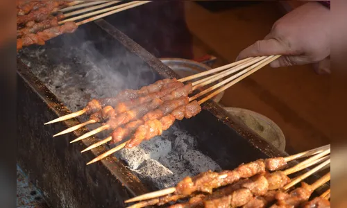 Cliente come espetinho e dá golpe na hora do pagamento: 