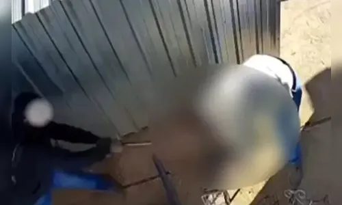 Vídeo mostra funcionário agredindo empresário com barra de ferro