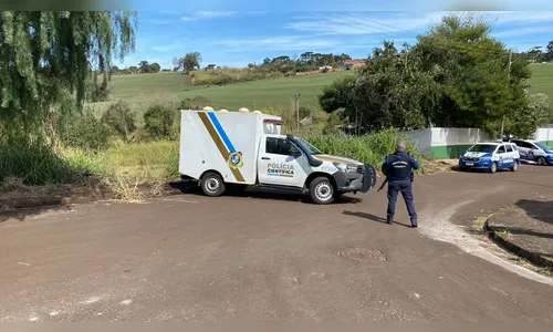 Homem encontrado morto estava com pés e mãos amarrados, diz delegado