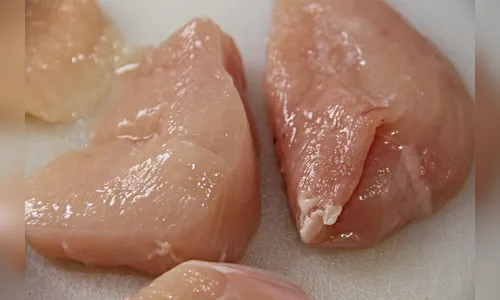 Ladrões invadem casa e furtam quilos de carne de frango em Apucarana