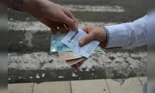 Golpe do bilhete premiado: moradora de Apucarana perde R$ 4,2 mil