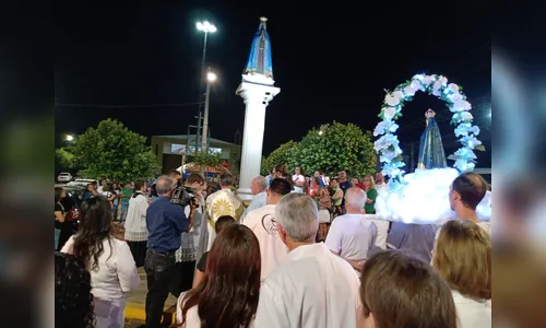 Inauguração de monumento em igreja de Apucarana reúne multidão; veja
