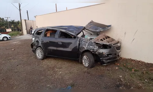 Motoristas ficam feridos após colisão entre carro e moto na PR-444