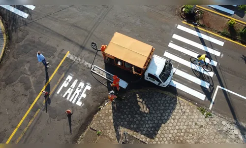 Apucarana renova sinalização de ruas e avenidas; veja os locais