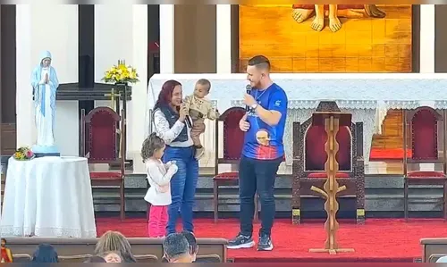 Mãe dá testemunho em paróquia de Apucarana após acidente: “Milagre”