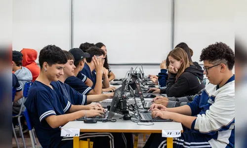 PR adota IA para aprimorar ensino de matemática nas escolas estaduais