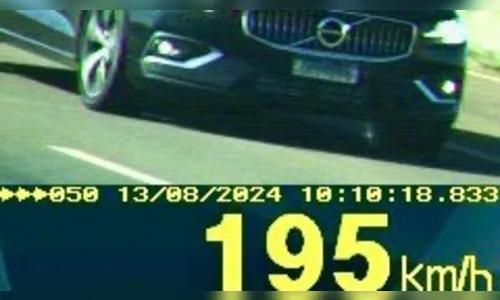 PRF flagra Volvo a 195 km/h em rodovia do Paraná