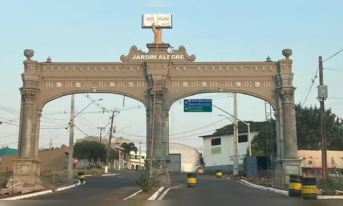 Novo portal de Jardim Alegre está em fase final de construção